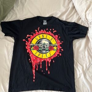Large Black Guns and Roses Graphic Tee